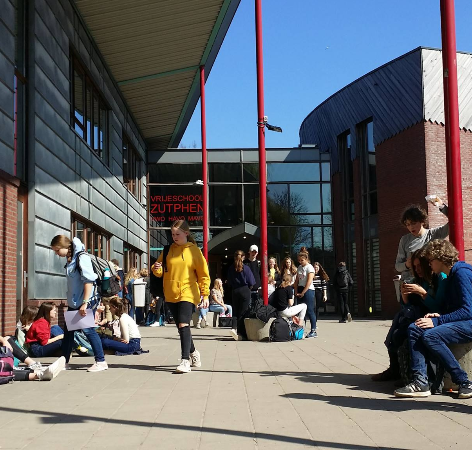Rondleidingen voor aankomende brugklasssers -> Meld je aan! Rondleidingen voor aankomende brugklasssers -> Meld je aan!